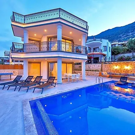 Sleeps 6 Pool Air Con Wifi T751293