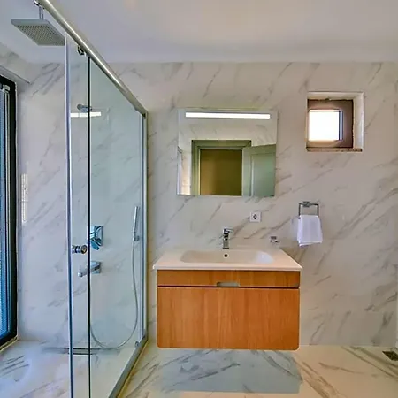 Sleeps 6 Pool Air Con Wifi T751293 فيلة كالكان