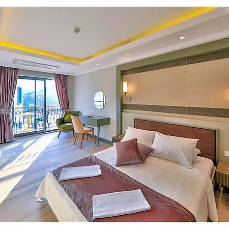 فيلة Sleeps 6 Pool Air Con Wifi T751293 كالكان